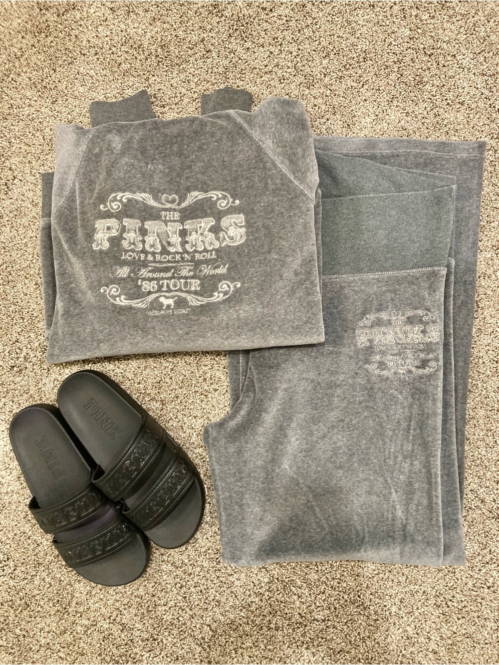 ✨PINK Victoria's Secret -Grey Sweatsuit & Slides✨